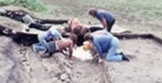 Archaeologists unearth ancient hoof prints Archaeologists unearth ancient hoof prints
